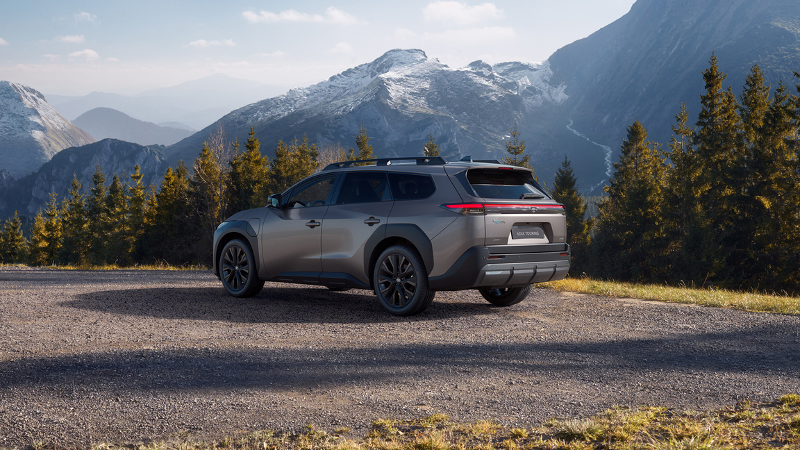 Новый полностью электрический bZ4X TOURING
