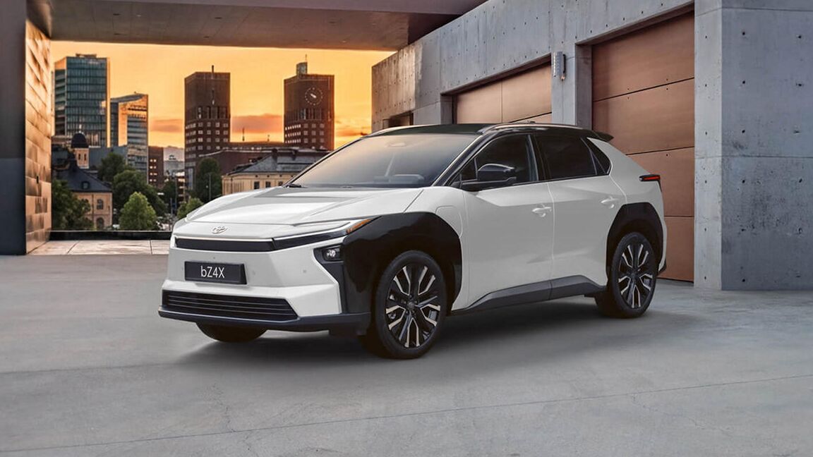 Новый полностью электрический Toyota bZ4X